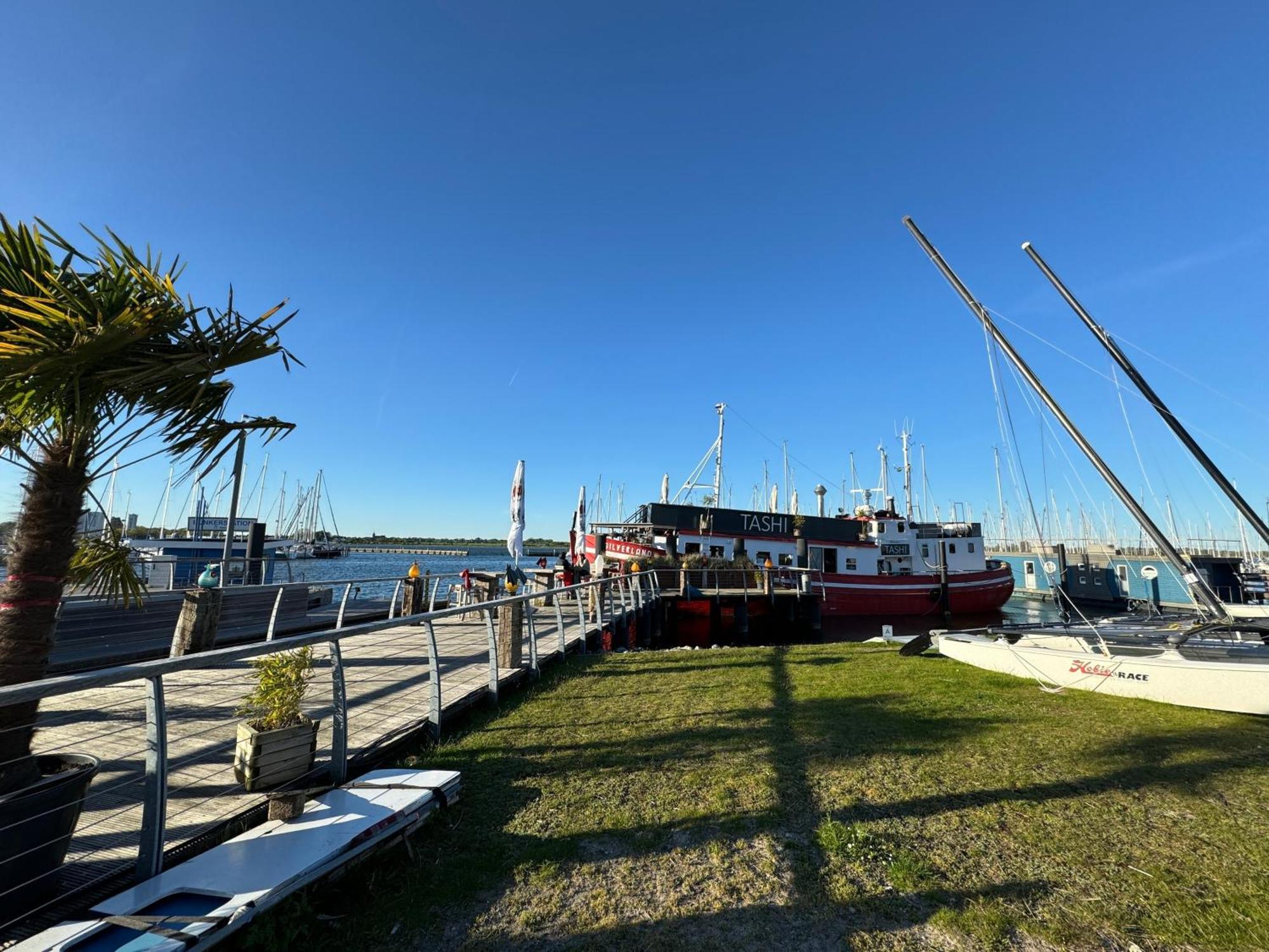 Hotel Hausboot Bali Fehmarn Zewnętrze zdjęcie