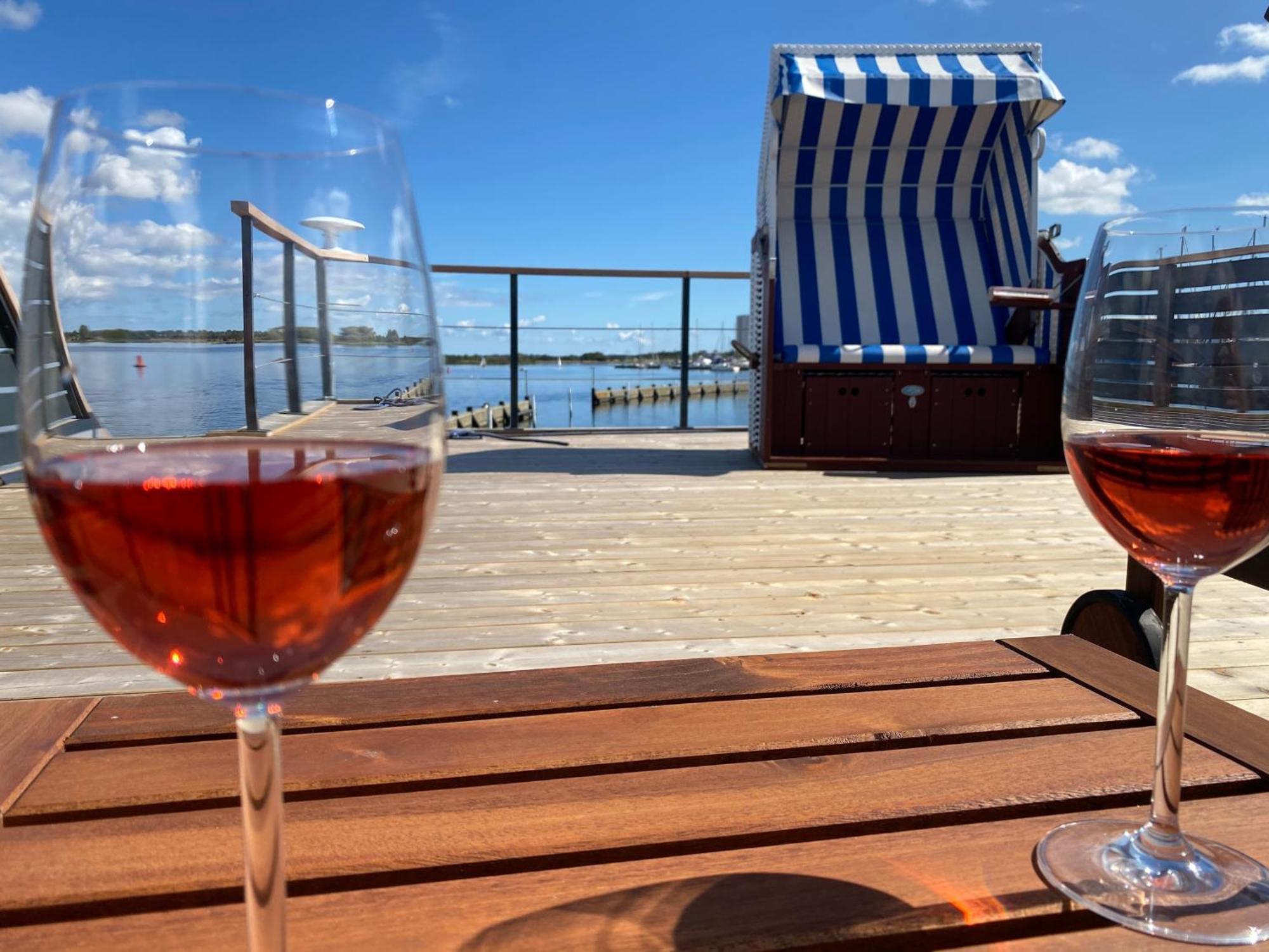 Hotel Hausboot Bali Fehmarn Zewnętrze zdjęcie